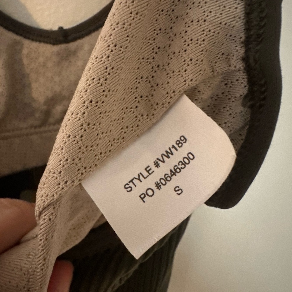 Vuori ribbed crop tank - Picture 4 of 4